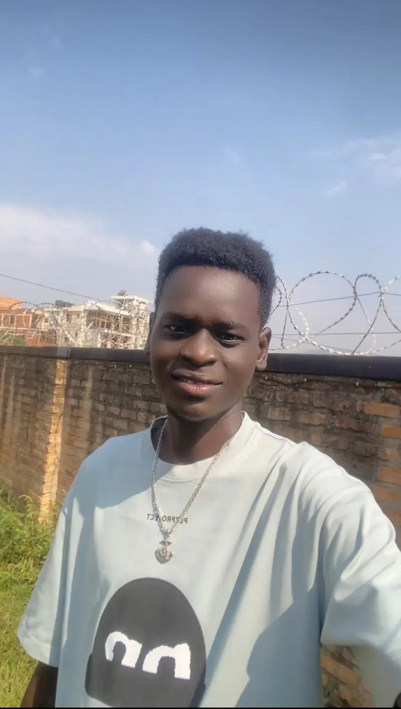 julodenis82 (18) male from RW - sexting partner