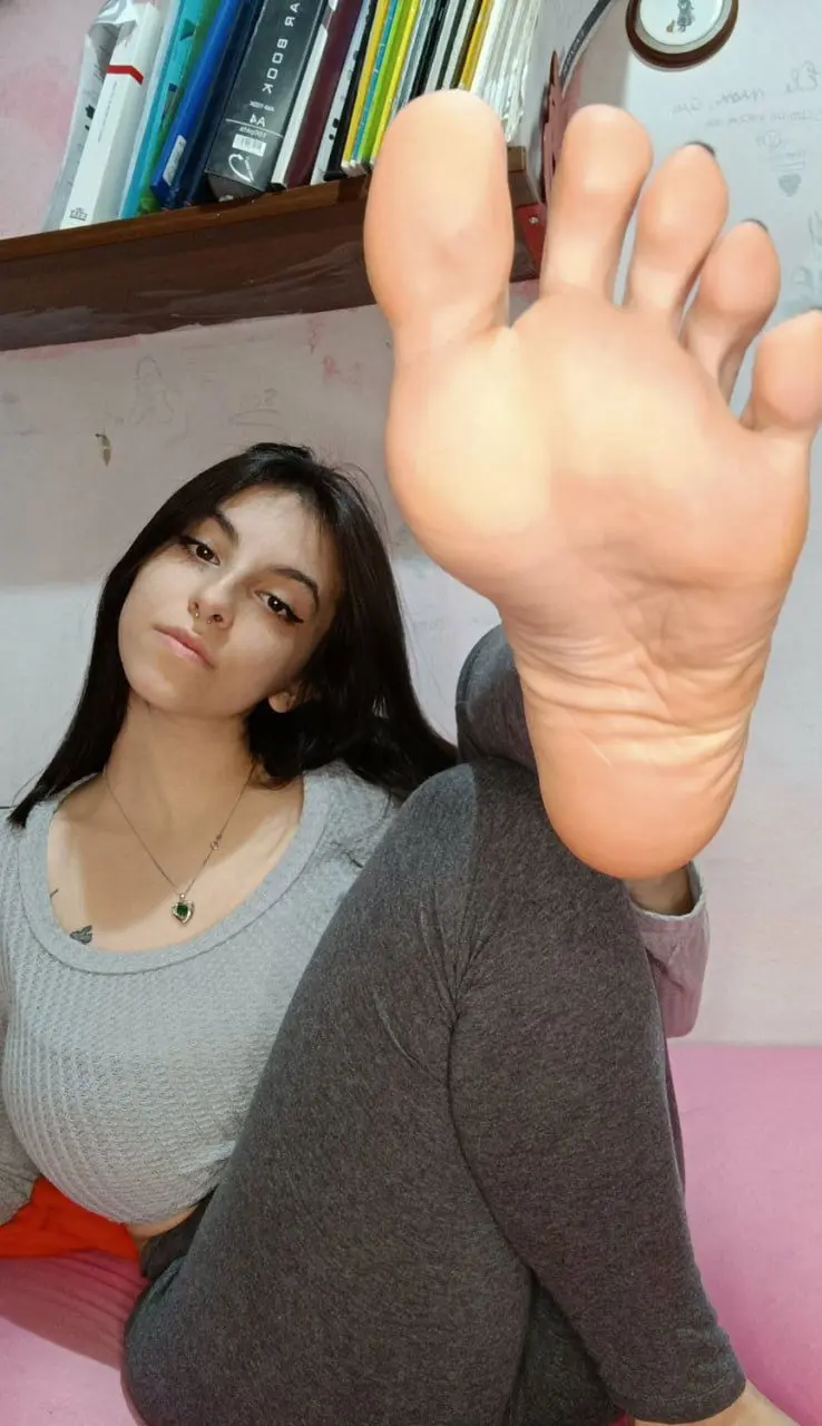 jwu17r3cz0 (18) female from US - sexting partner