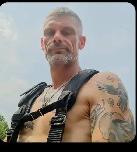 kagoda7263 (18) male from CA - sexting partner