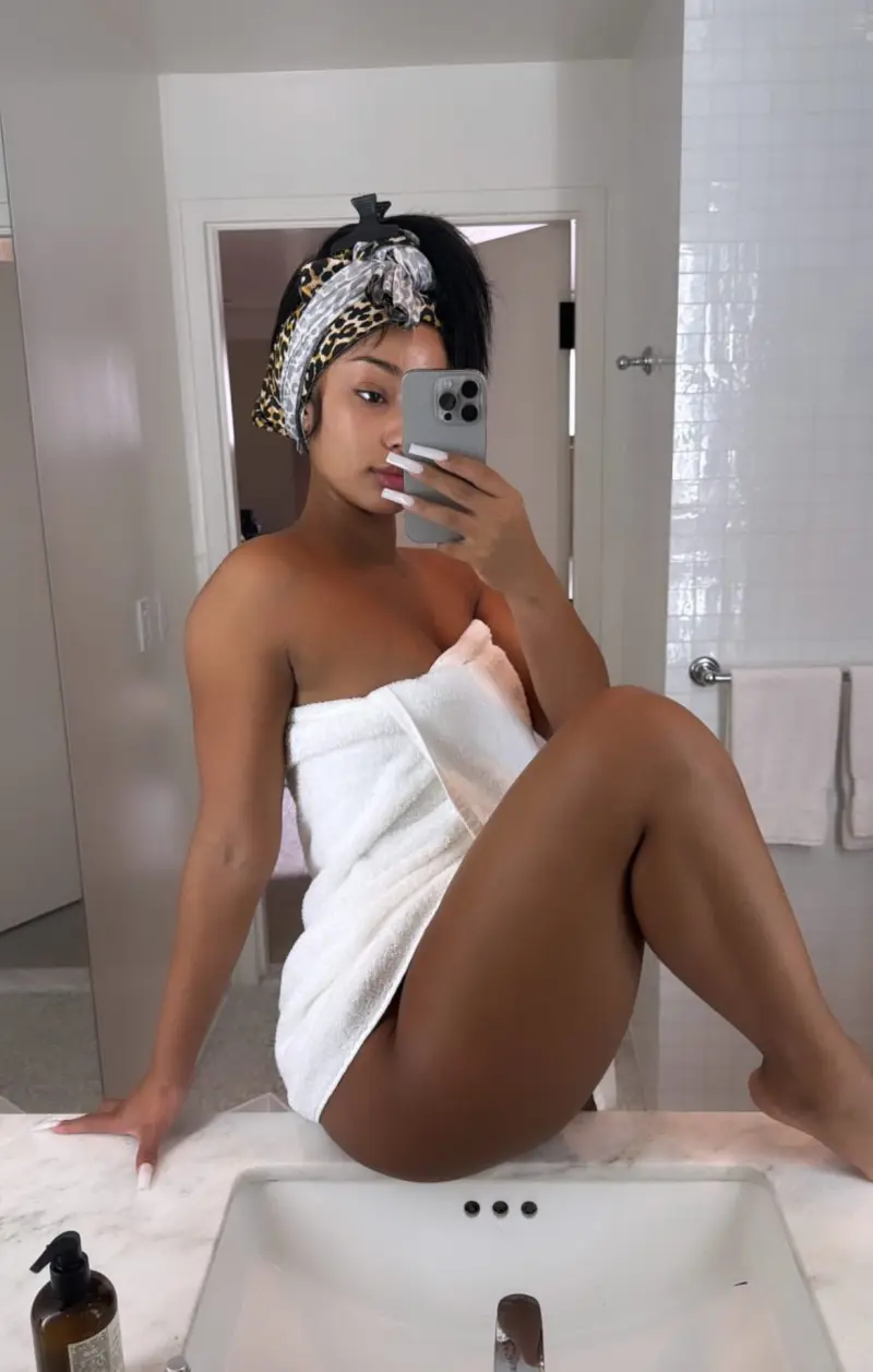 kaitlyn01 (18) female from US - sexting partner