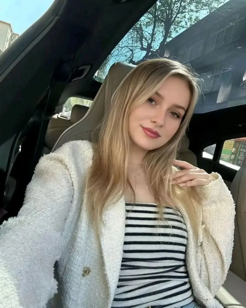 kalomot (18) female from US - sexting partner