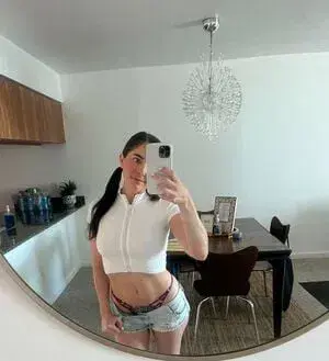 kebef56456 (18) female from US - sexting partner