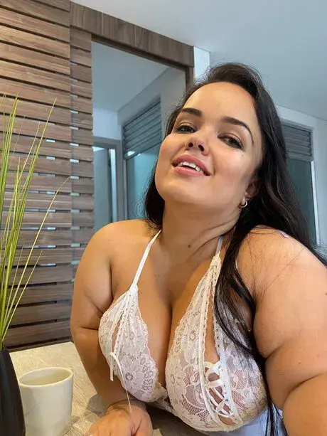 kegenos483 (18) female from NO - sexting partner