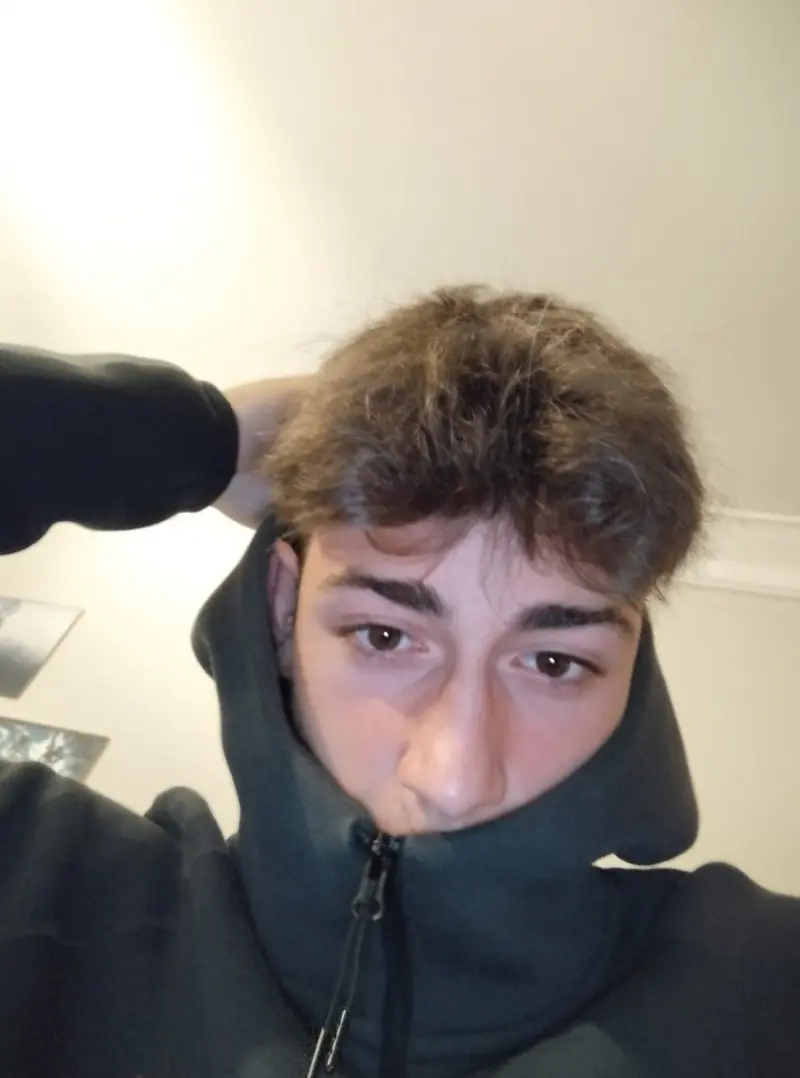 kekemkero (18) male from TR - sexting partner