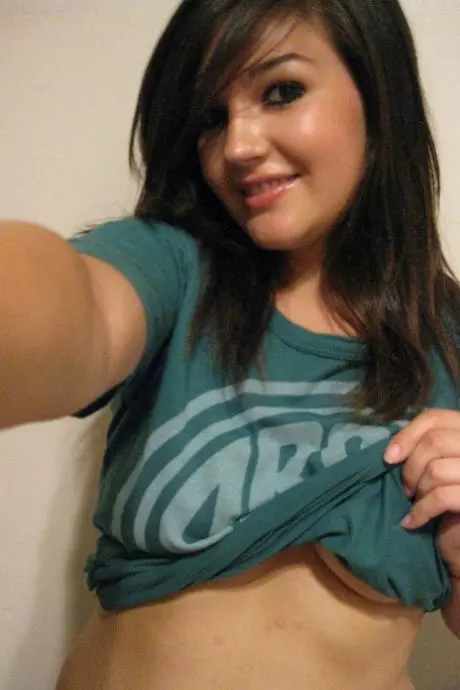 kelet29578 (18) female from GB - sexting partner