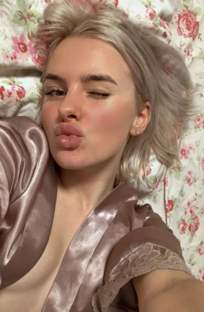 kelon17790 (18) female from US - sexting partner