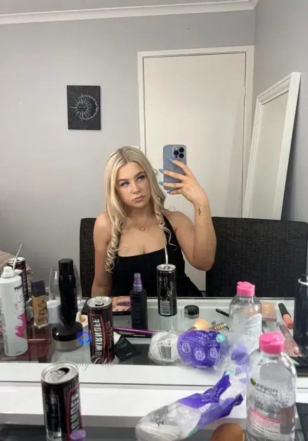 kevijih163 (18) female from DE - sexting partner