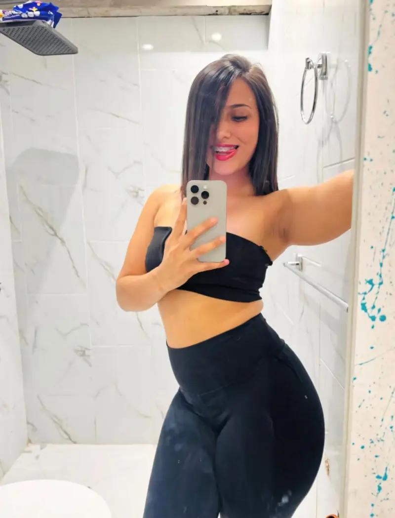 kexig50149 (22) female from GB - sexting partner