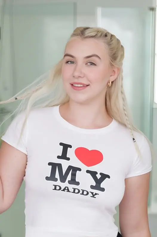 keyajiv322 (24) female from US - sexting partner