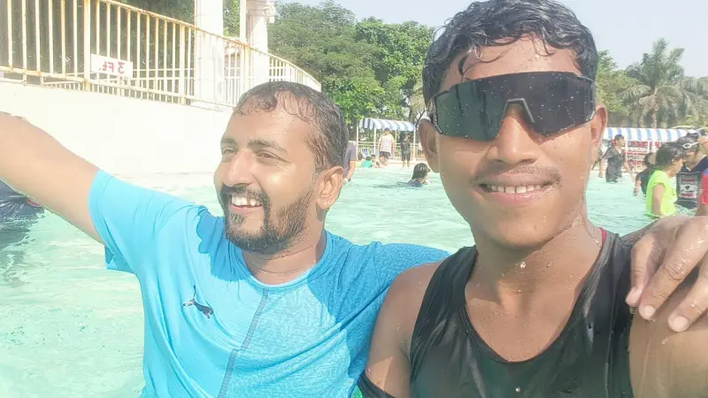 khadeharsh102 (18) male from IN - sexting partner