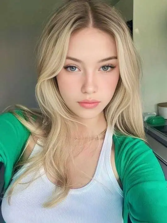 kibitiho (18) female from DE - sexting partner