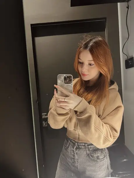 kifiher451 (22) female from DK - sexting partner