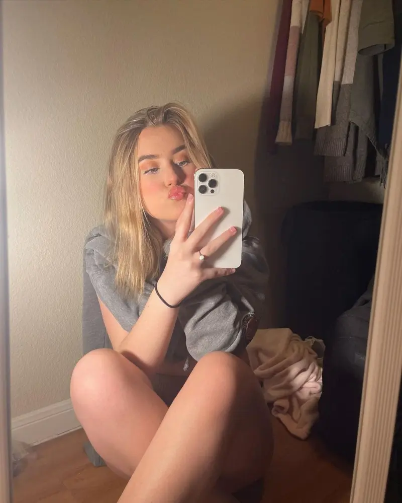 kigaca7124 (21) female from US - sexting partner