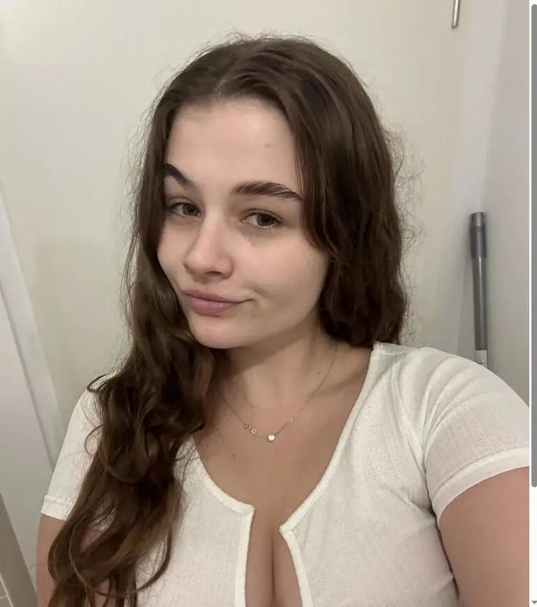 kigemo9096 (18) female from GB - sexting partner