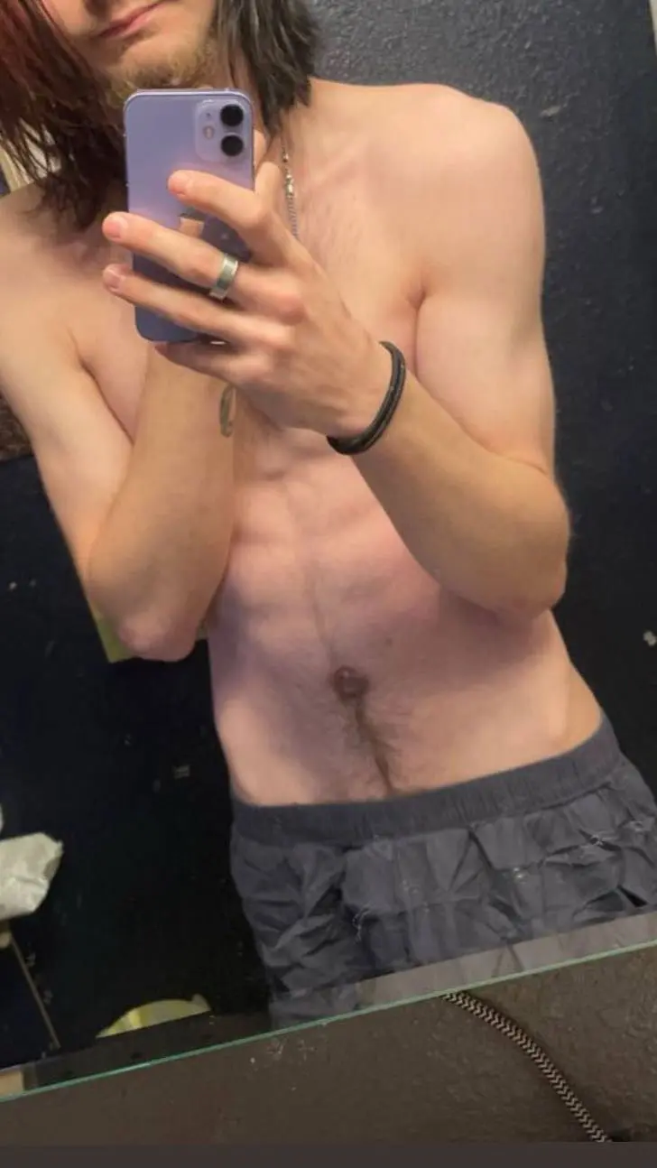 kill3rkolt45 (21) male from US - sexting partner