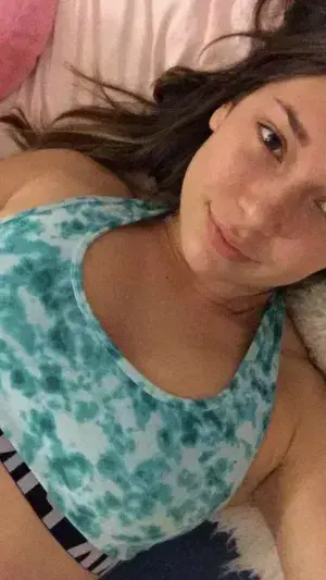 kipifol211 (21) female from GB - sexting partner