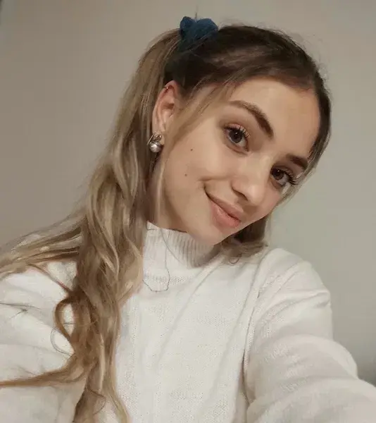 kisegoy411 (18) female from SZ - sexting partner