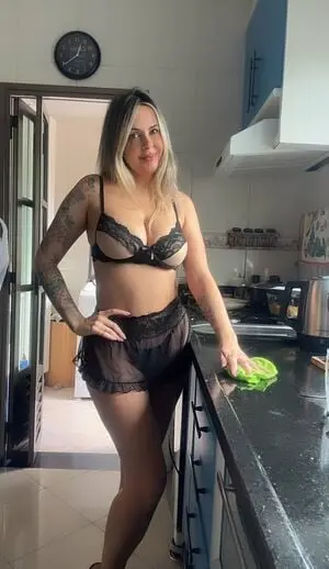 kiyol69808 (18) female from GB - sexting partner