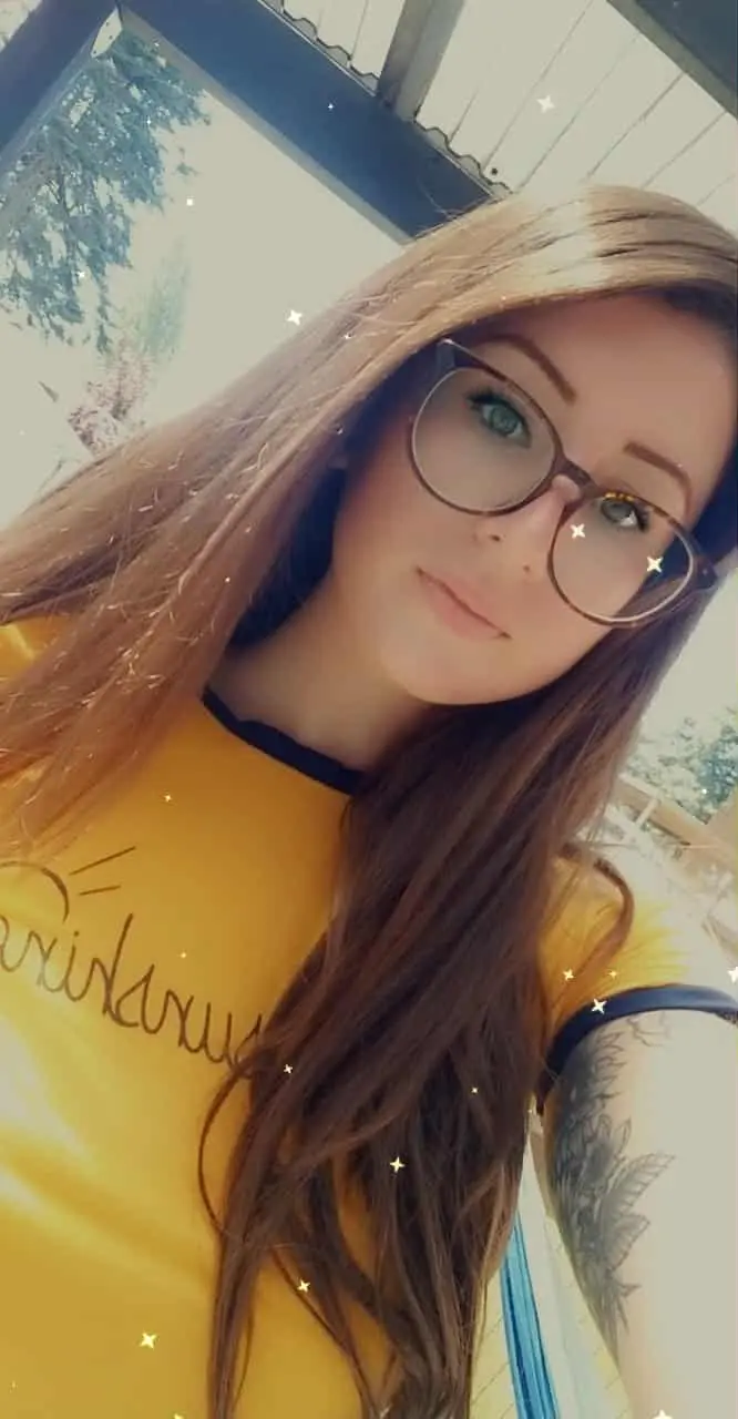 kocejac (18) female from DE - sexting partner