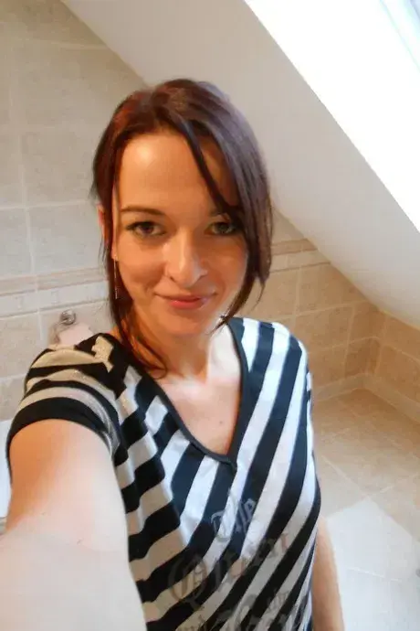 kolici9593 (22) female from GB - sexting partner