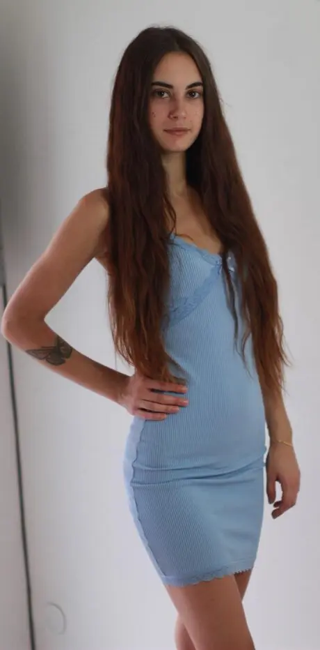 kotoyo8049 (21) female from GB - sexting partner