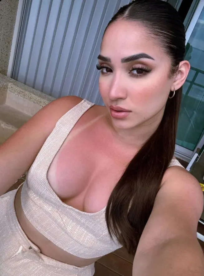 kovulele (23) female from US - sexting partner