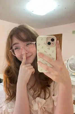 kukulo (18) female from GB - sexting partner