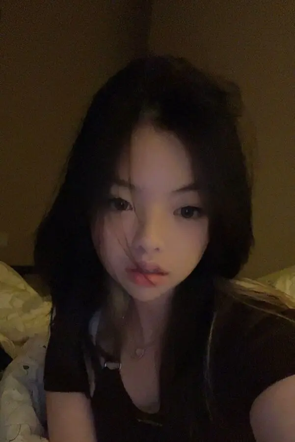 kycasaha (18) female from US - sexting partner