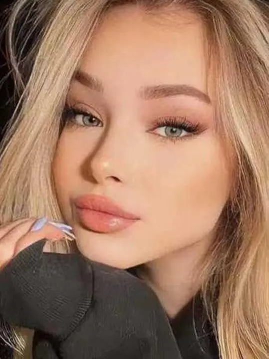 kykocena (18) female from US - sexting partner