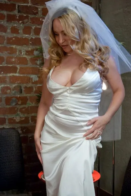 lacin62366 (18) female from AU - sexting partner