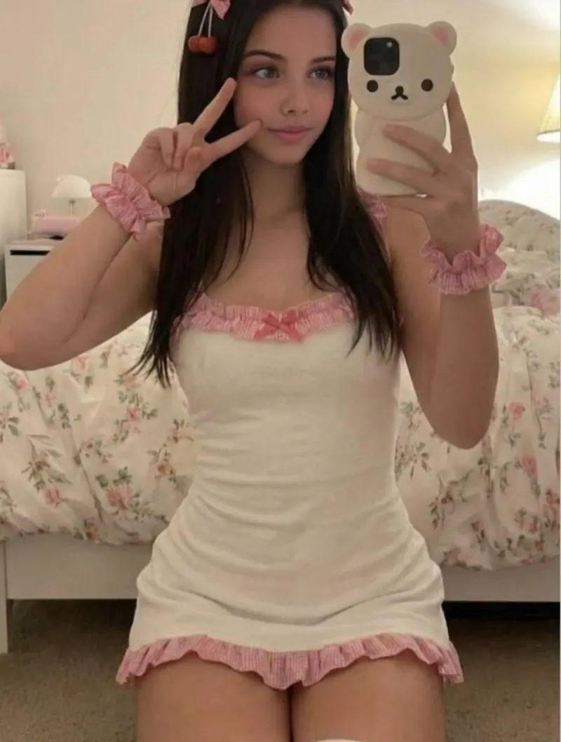 ladaf58082 (18) female from CA - sexting partner