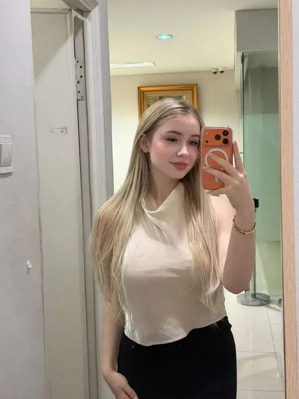 lalih89329 (22) female from US - sexting partner