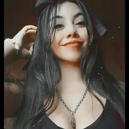 lalujida (18) female from US - sexting partner