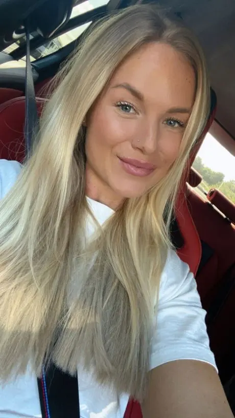 lapece2683 (18) female from SZ - similar profile