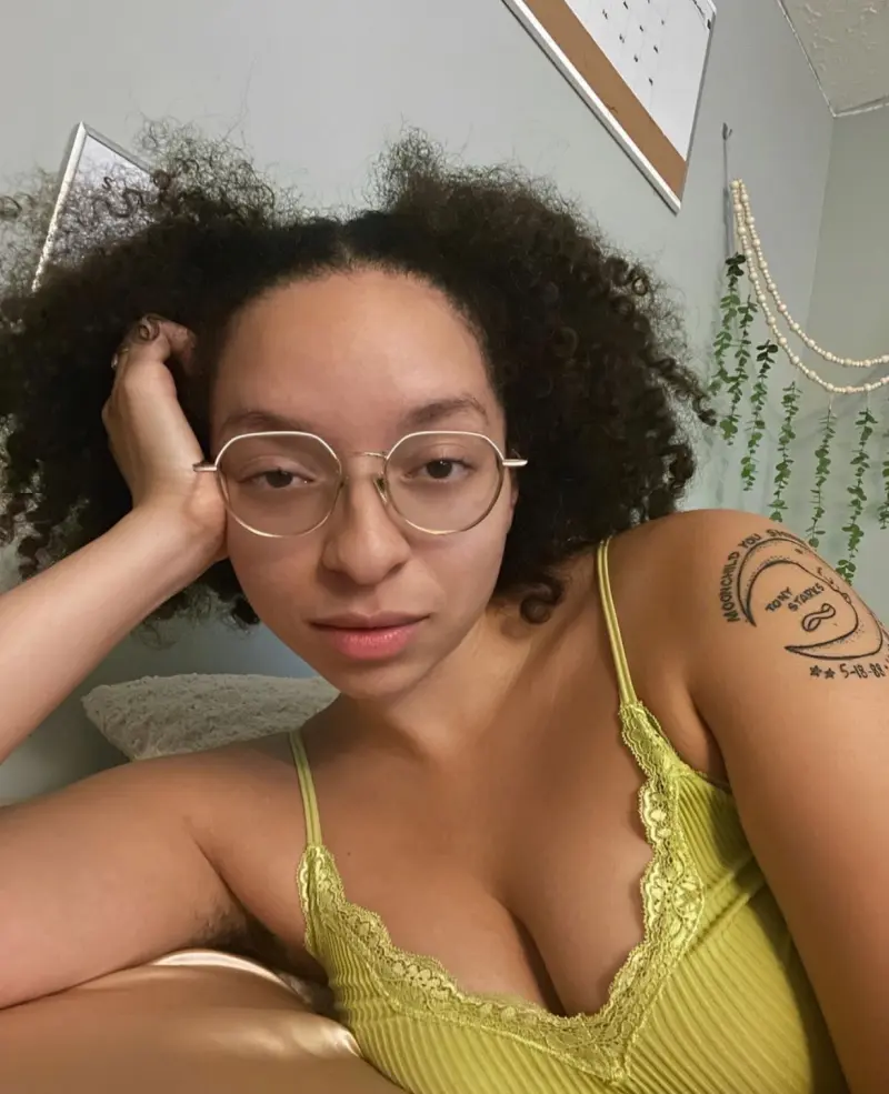 lasax64811 (18) female from US - sexting partner