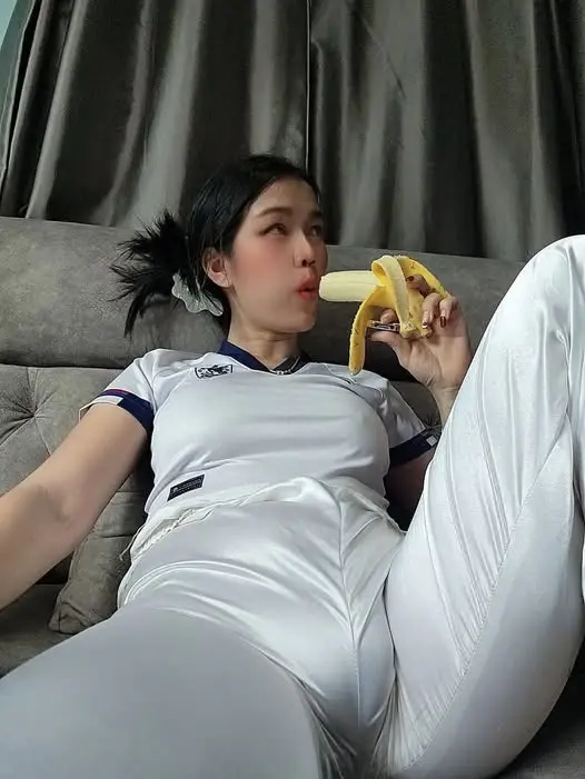 lawik64978 (24) female from UY - sexting partner