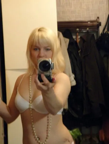 legabit241 (18) female from AZ - sexting partner