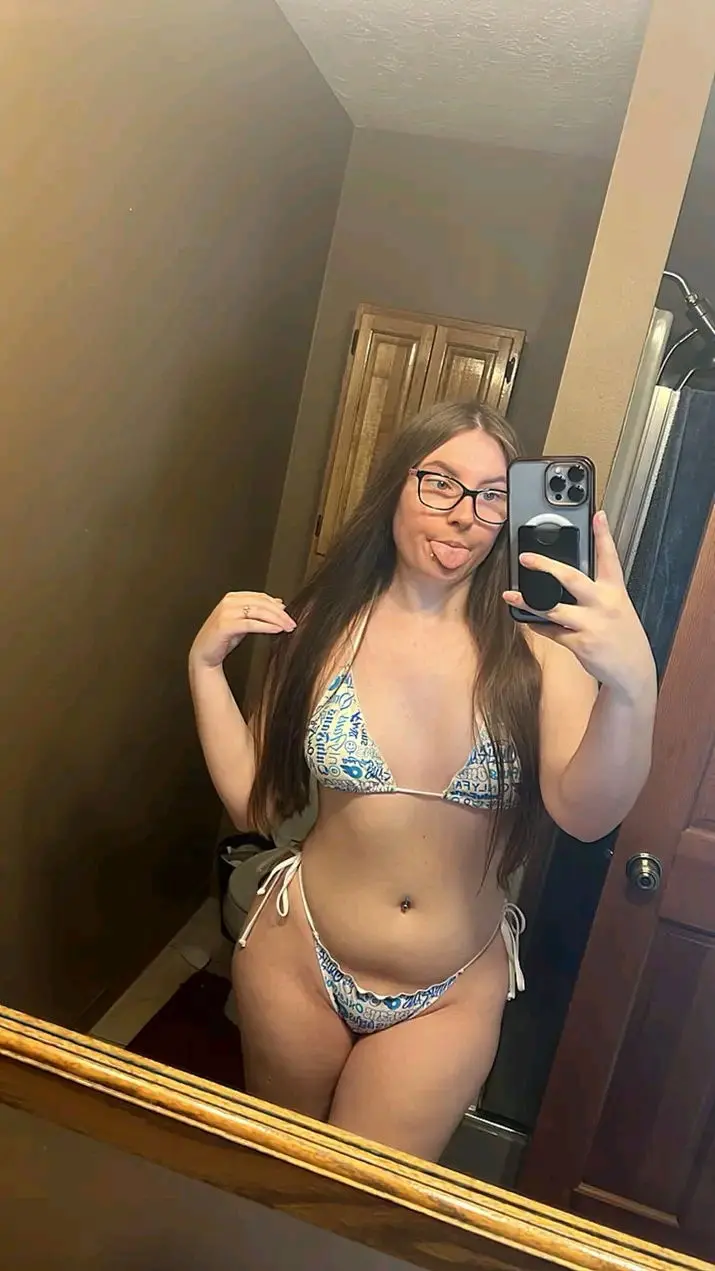 lejoci5797 (22) male from US - sexting partner