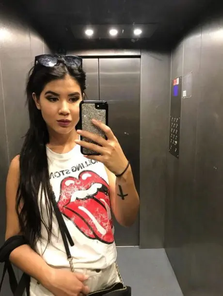 lekok95747 (18) female from GB - sexting partner