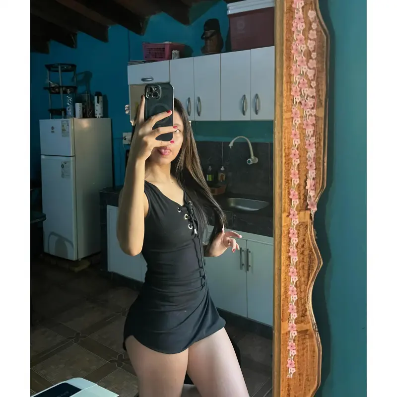 lekomev987 (21) female from GB - sexting partner