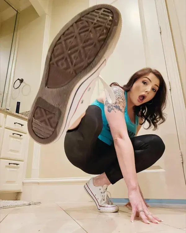 leryxeva (18) female from GB - sexting partner