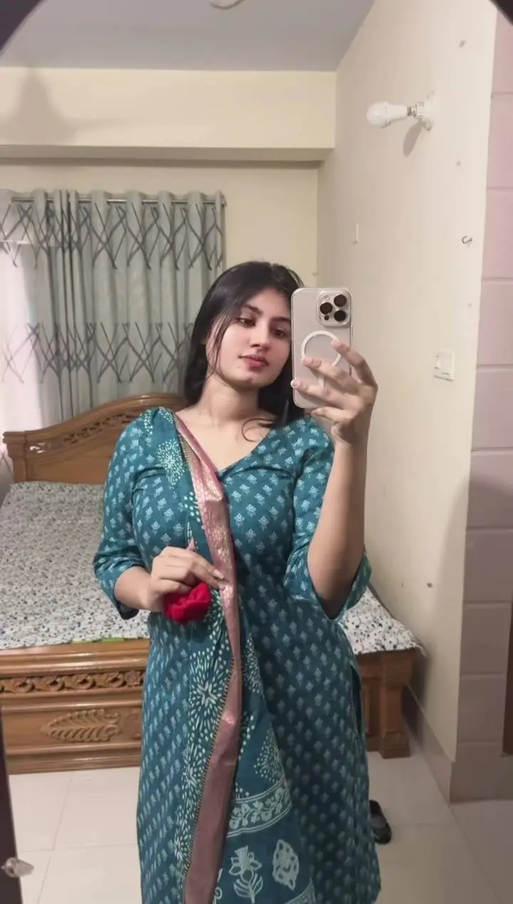 lewoyi7327 (18) female from DK - sexting partner