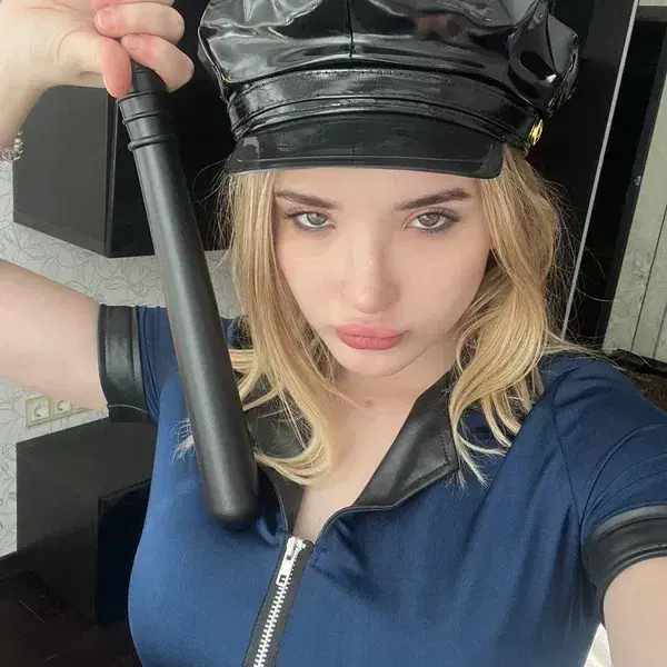 lihalo2521 (25) female from GB - sexting partner