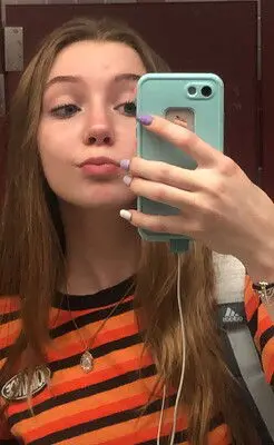 likixot469 (18) female from CR - sexting partner