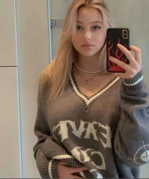 lipideg493 (18) female from AT - sexting partner