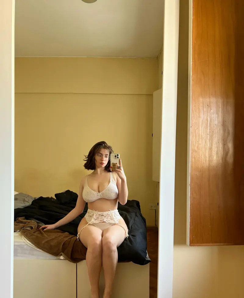 lizaciwb (18) female from US - sexting partner