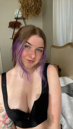 lojofap554 (21) female from GB - sexting partner