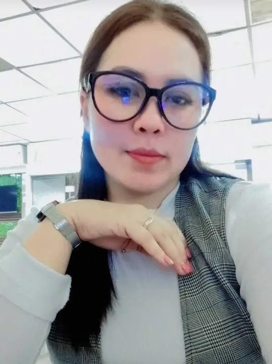 lojojo7546 (18) female from AU - sexting partner