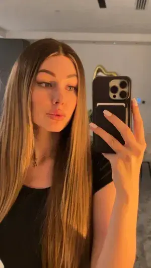 loyin90113 (18) female from US - sexting partner