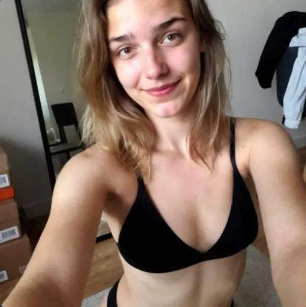 lugivani (18) female from DE - sexting partner